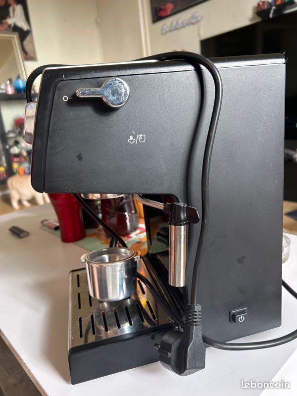 DE LONGHI Expresso classique DELONGHI 15 bars Inox