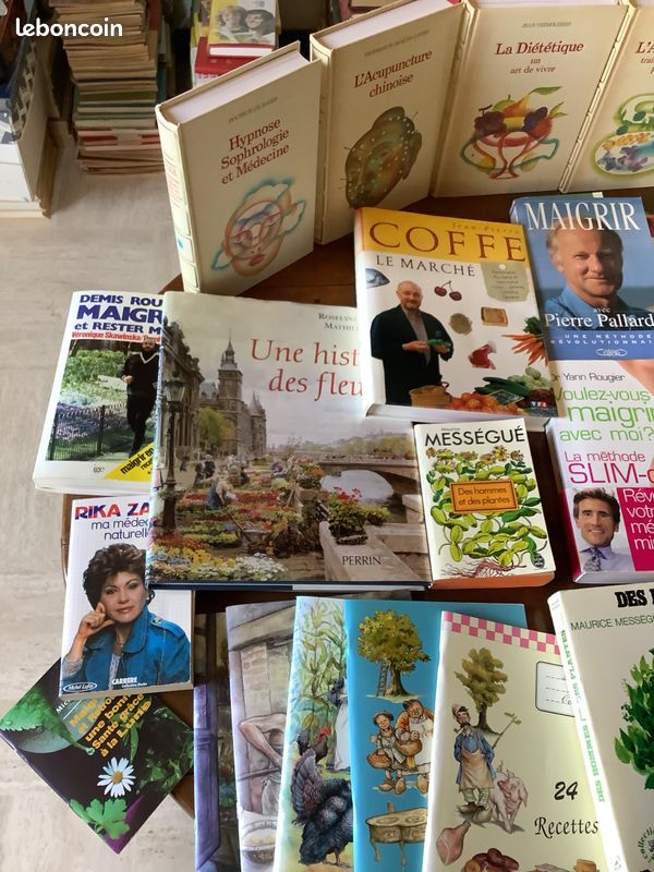 Lot d’environ 80 livres sur la médecine, la médecine douce, les régimes, le bien-être du corps, et sur différents lieux géographiques du monde…etc (image 2)