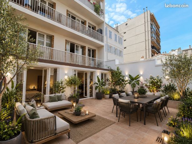 Investissement locatif - Spacieux type 2 avec 50 mètres carrés d’extérieur en plein coeur du 7ème arrondissement, proximité Saint Victor