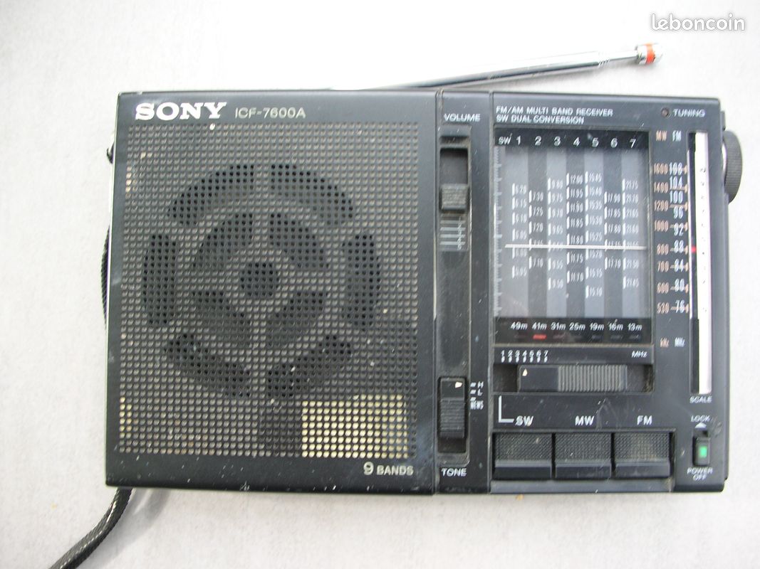Récepteur Sony ICF-7600D Vintage – AM/FM, Bon état Général