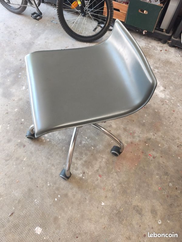 Chaise à roulettes (image 1)