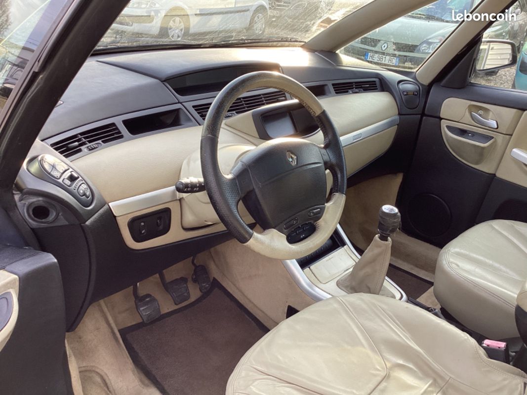 Renault Avantime 3.0i V6 207 ch (image 11)