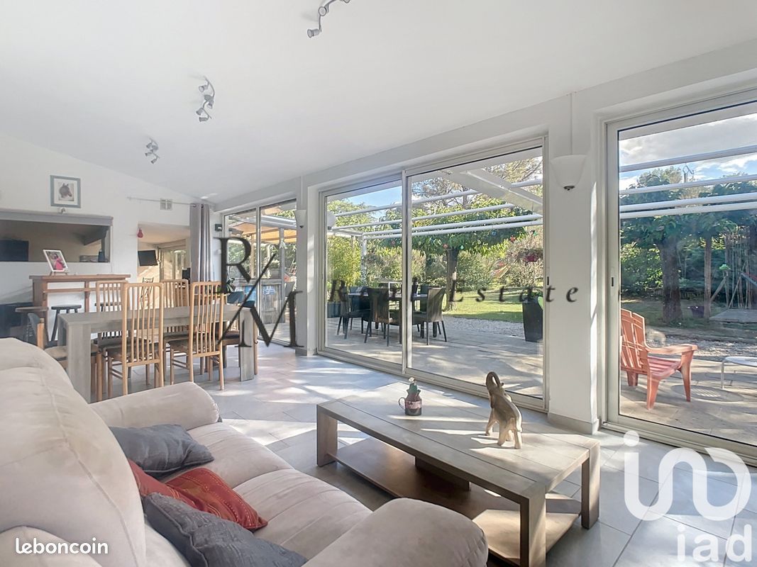 Maison 12 pièces 330 m² · à Rognes · 330 m² · 1 180 000 €