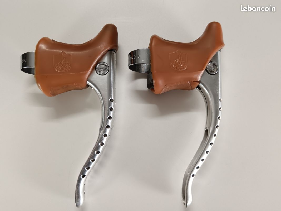 Campagnolo Super Record Drilled Brake Levers / Leviers de