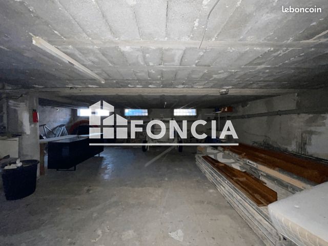 Parking 60 m² Toulon (image 1)