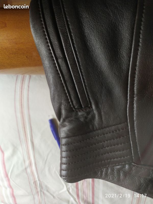 Jupe en cuir marron presque noire taille 40 (image 5)