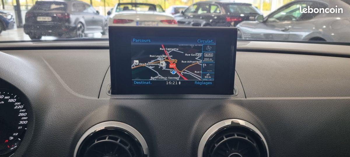 Audi RS3 SPORTBACK 2.5 TFSI quattro S-tronic (image 25)