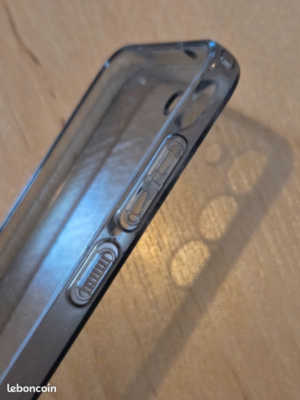 Coque fine teintée pour Samsung Galaxy S23 à coussins d'air, marque Spigen (image 5)