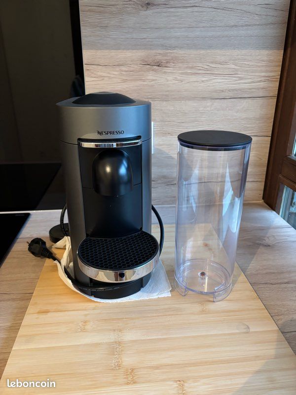 Nespresso Vertuo Next Coffee & Espresso Machine De Bre