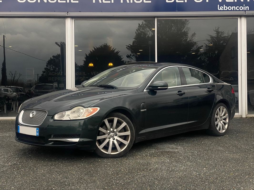 Jaguar XF 3.0 V6 275 Ch Diesel S Portfolio / TOIT OUVRANT / CAMÉRA DE RECUL / RÉGULATEUR DE VITESSE / SIÈGES ÉLÈCTRIQUES / FULL ENTRETIENS (image 3)