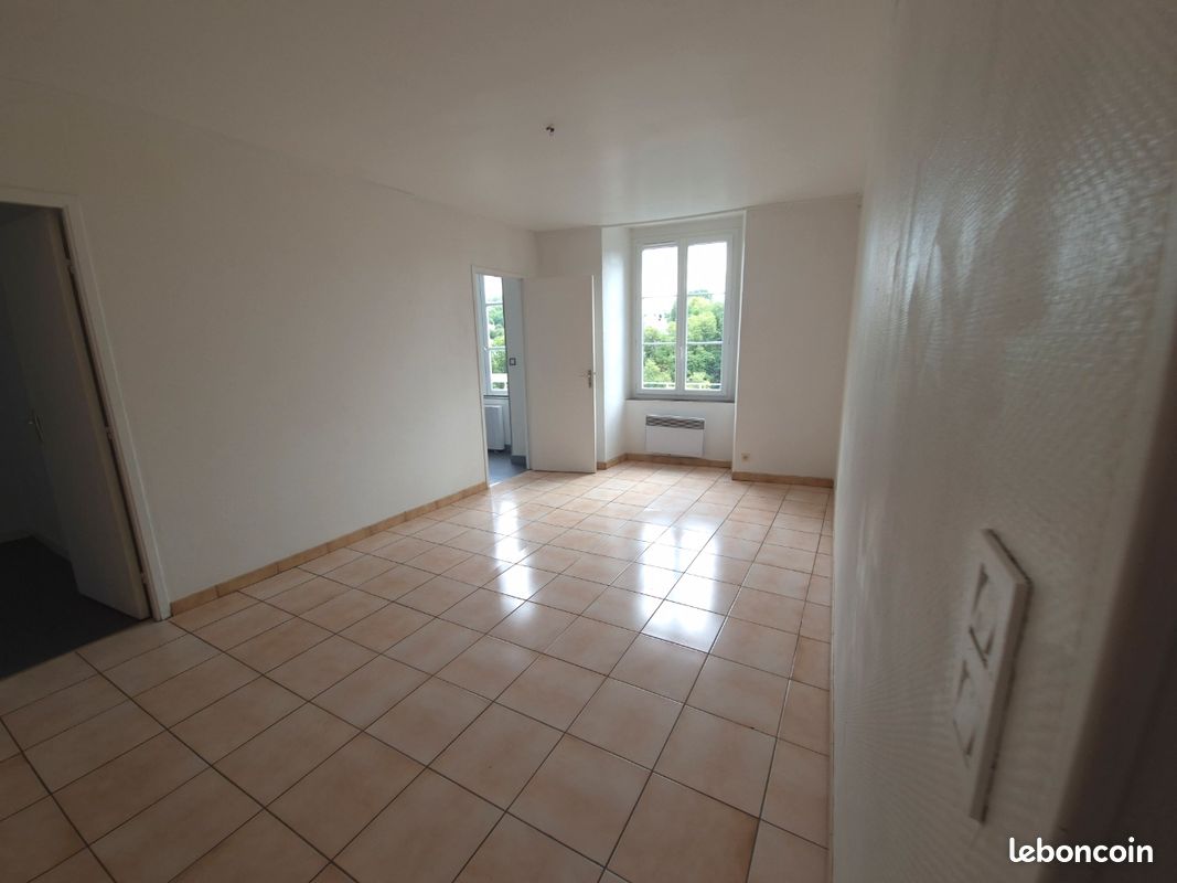 Appartement 4 pièces 80 m² · à Uzerche · 80 m² · 490 €/mois