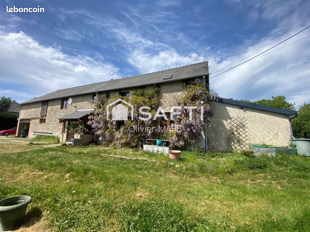 Maison 13 pièces 382 m² · à Lassay-les-Châteaux · 382 m² · 285 000 €