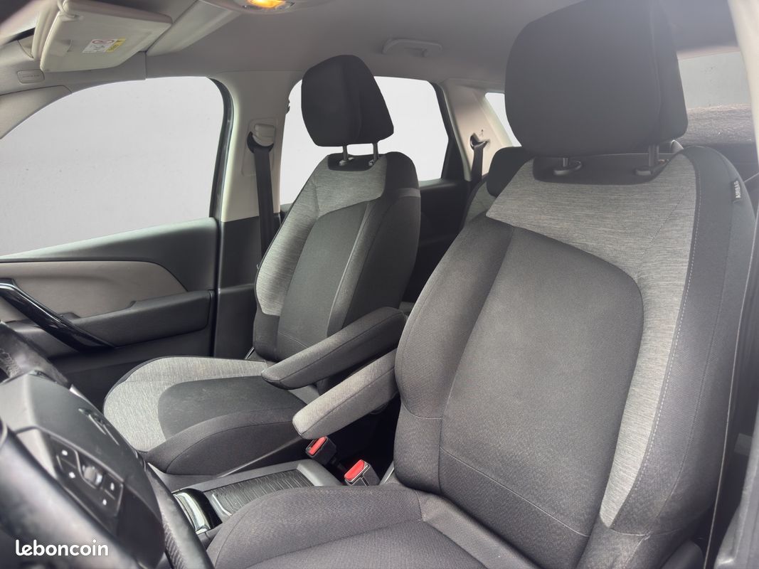 CITROEN GRAND C4 PICASSO PureTech 130 SS Feel (image 9)