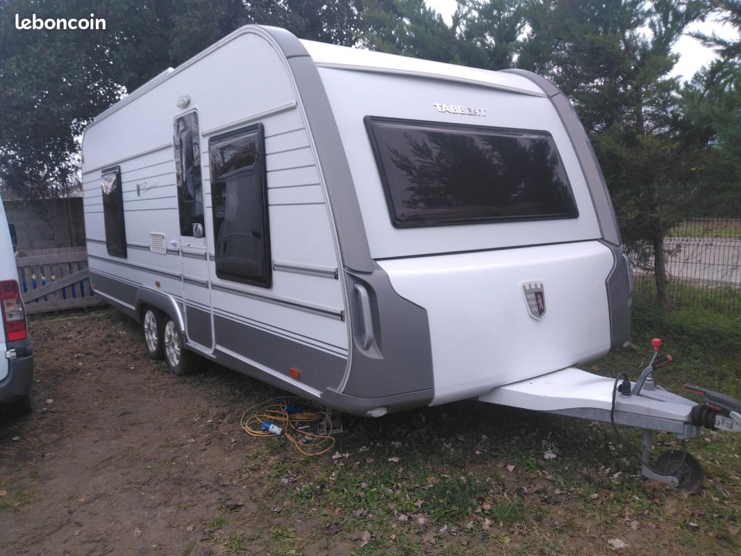 Caravane Tabbert Puccini avec hangar de stockage 5 m x 8 m en pvc (image 1)