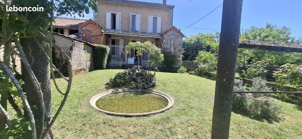 Maison 4 pièces 143 m² · à La Rochefoucauld-en-Angoumois · 143 m² · 228 760 €
