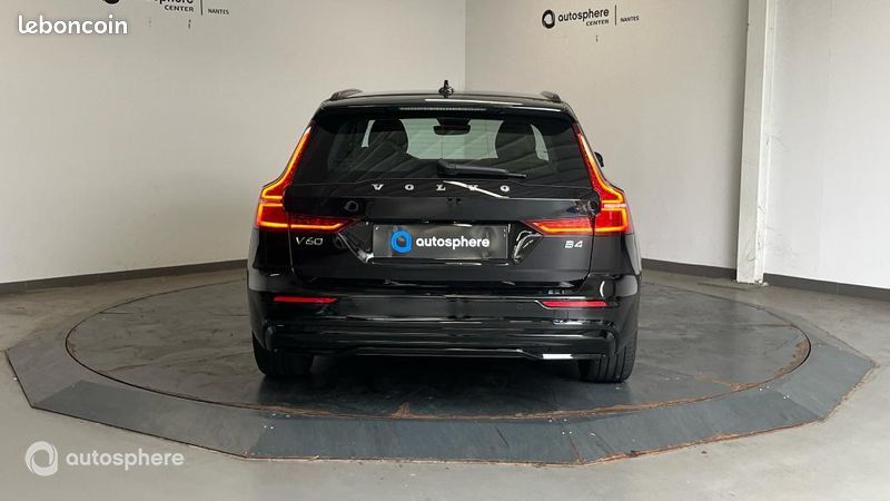 Volvo V60 B4 197ch Plus Style Dark DCT 7 (image 6)