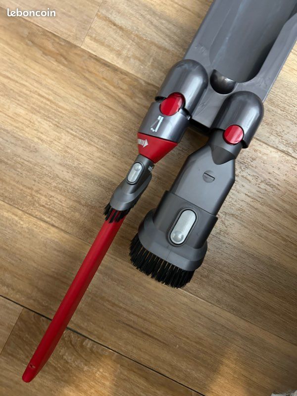 Brosse Dyson v12 (image 1)