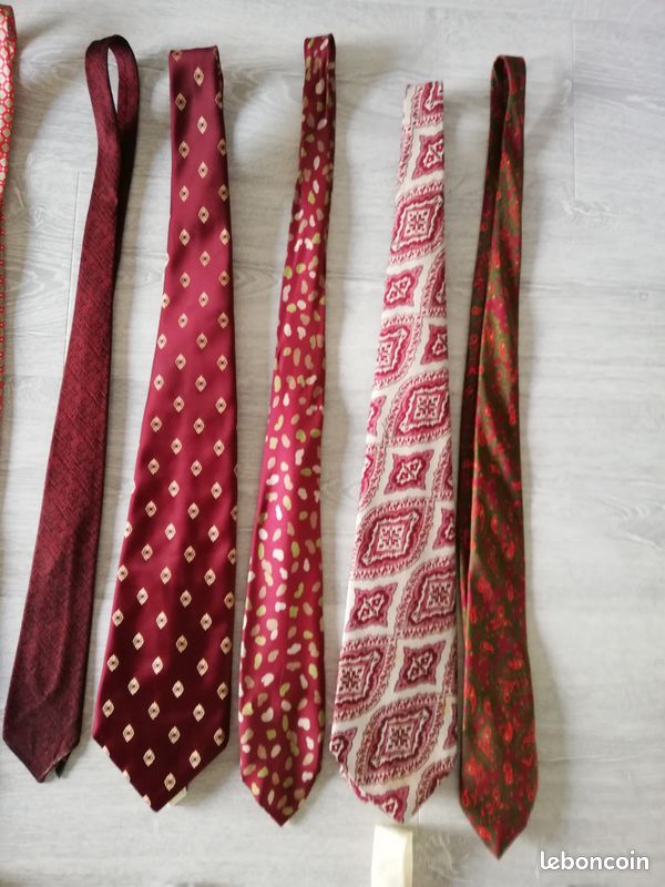 Lot De 14 Cravates Vintage - Couleurs Et Modèles Variés, Soie/polyester - Occasion
