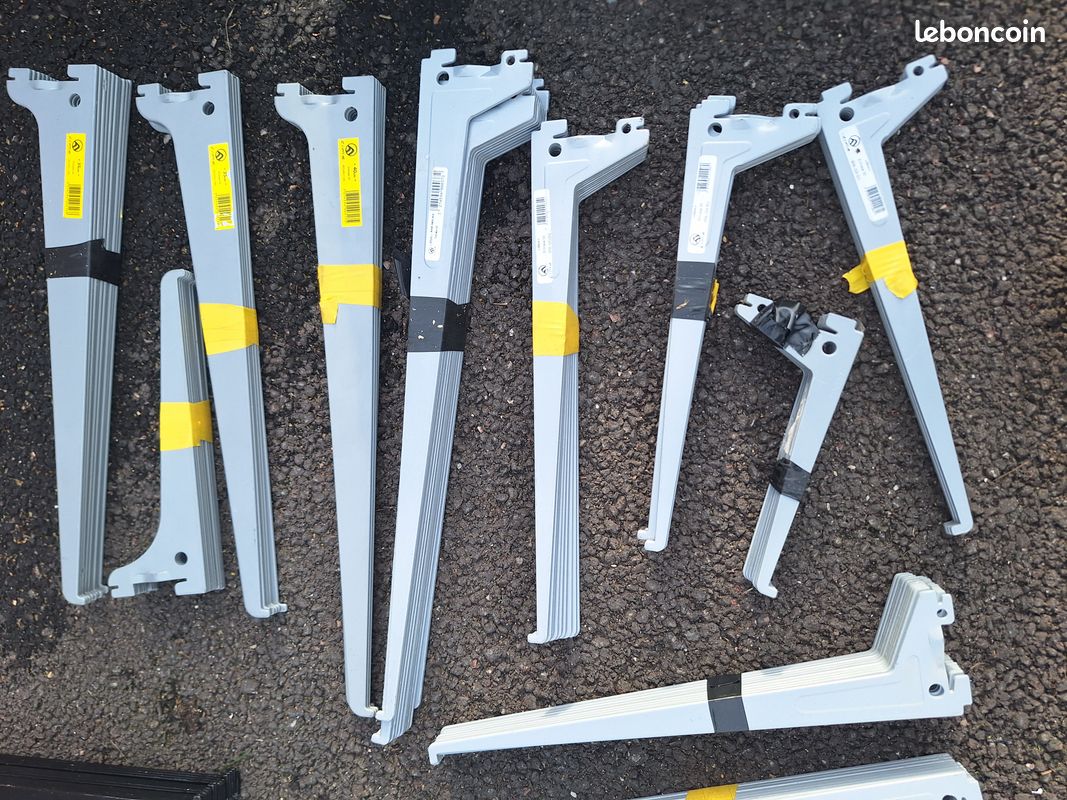 Enorme lot de plusieurs centaines de console et support neuf pour etagere a cremaillere (image 2)