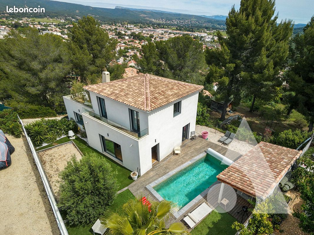 Maison 6 pièces 160 m² · à Saint-Cyr-sur-Mer · 160 m² · 945 000 €