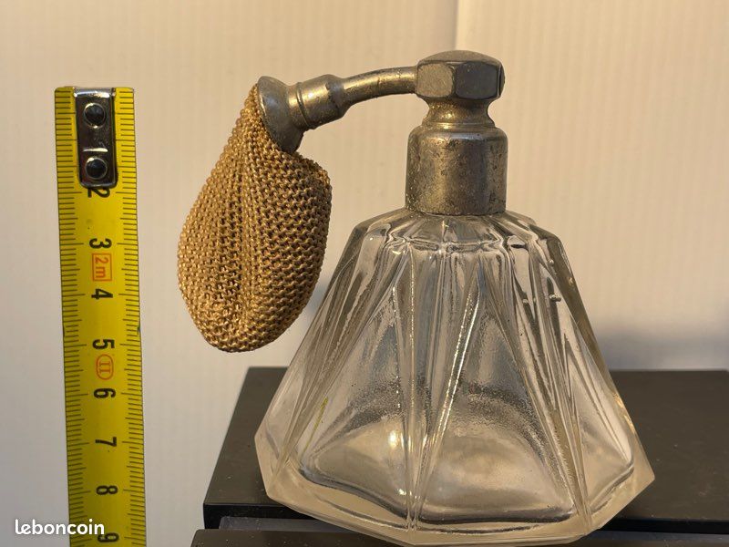 Flacon De Parfum Vintage Rechargeable En Verres Avec Boule Noire Et Atomiseur Avec Pompon 80 Ml