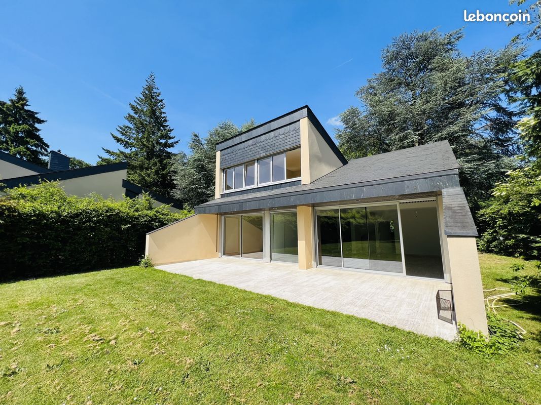 Maison 6 pièces 145 m² · à Plaisir · 145 m² · 1 930 €/mois