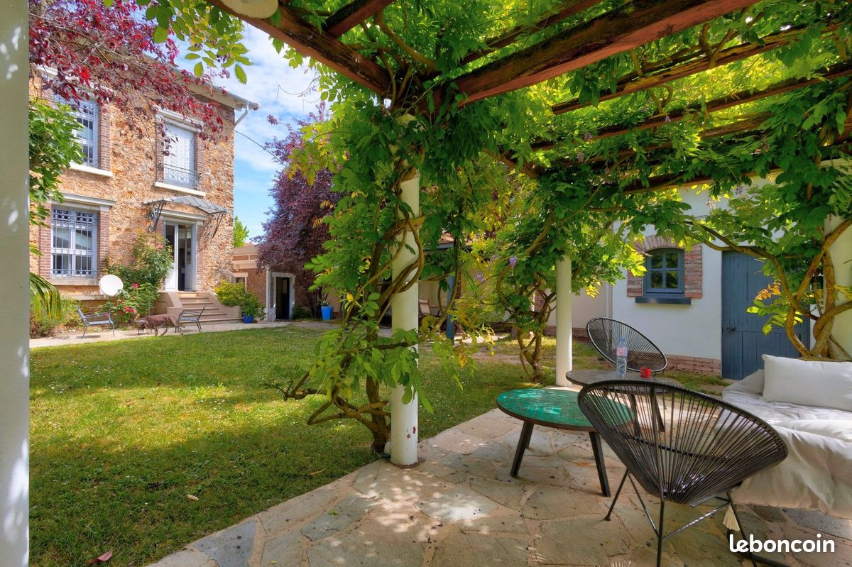 Maison 7 pièces 250 m² · à Clamart · 250 m² · 1 690 000 €