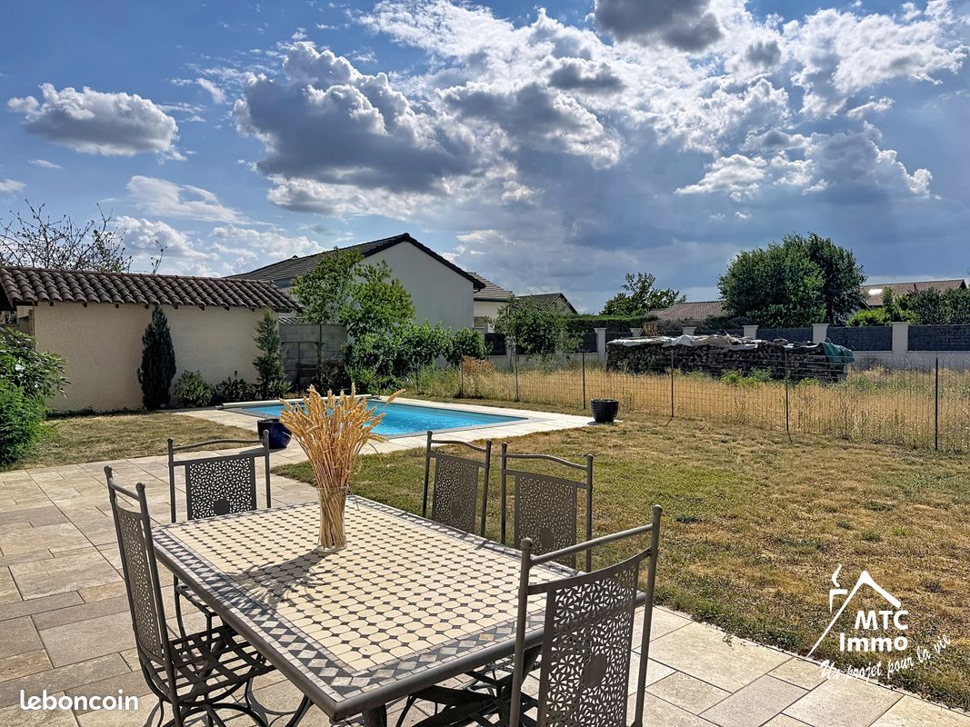 Maison 5 pièces 205 m² · à Chamagnieu · 205 m² · 430 000 €