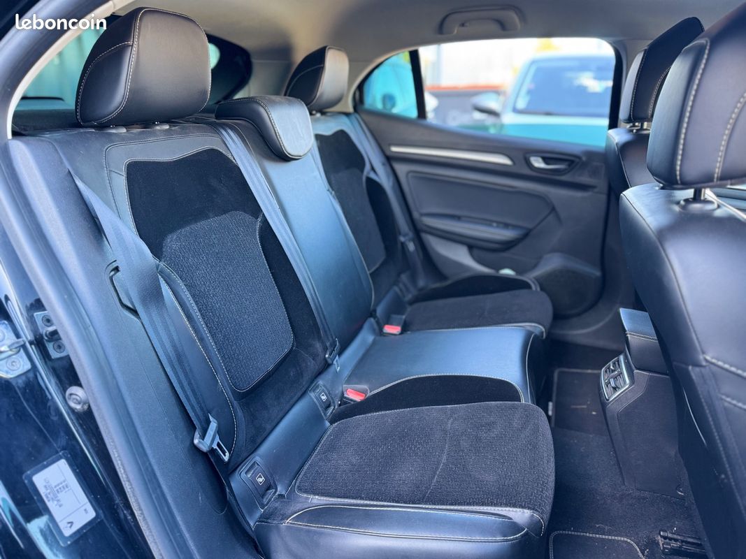 RENAULT MEGANE IV BERLINE dCi 110 Energy Intens + Entretien Complet (image 11)