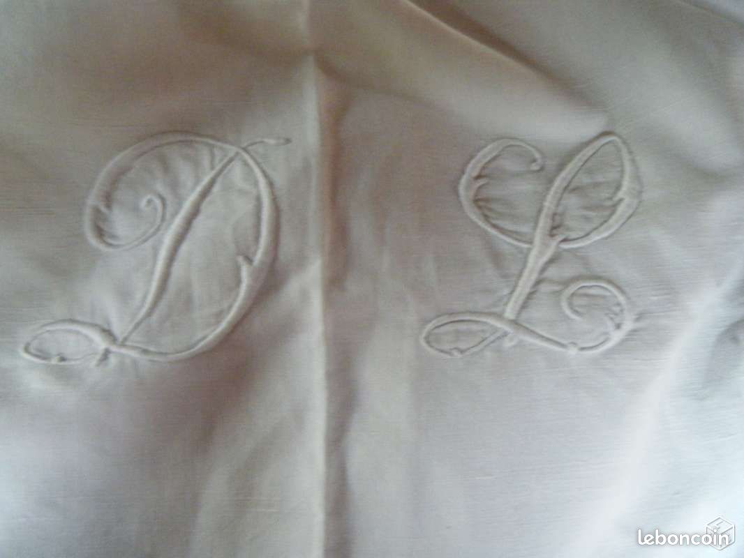 Drap lin blanc jour fantaisie monogramme "D L" (image 1)