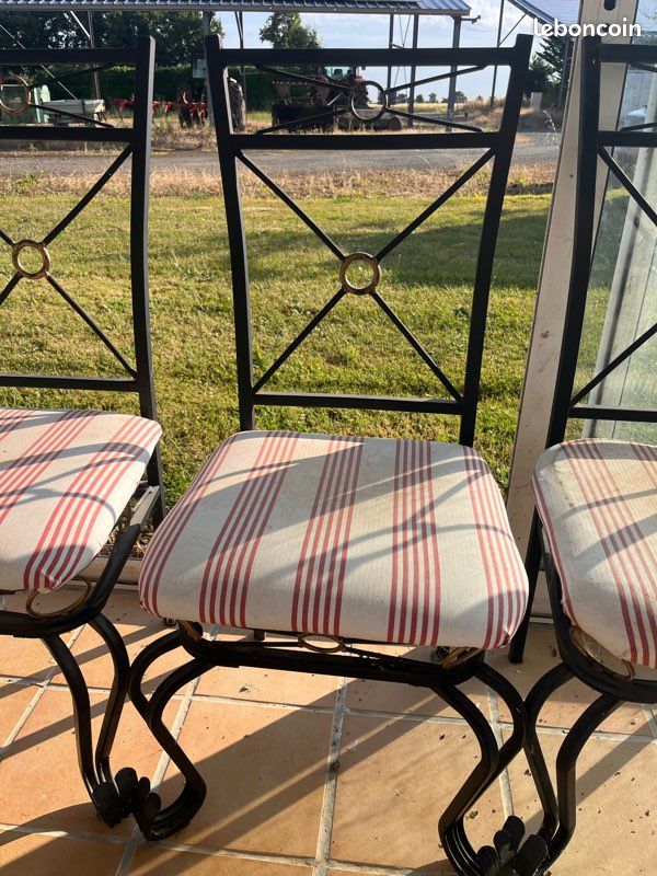 Table + chaises (image 3)