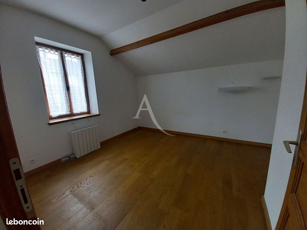 Appartement 4 pièces 87 m² · à Villers-en-Arthies · 87 m² · 999 €