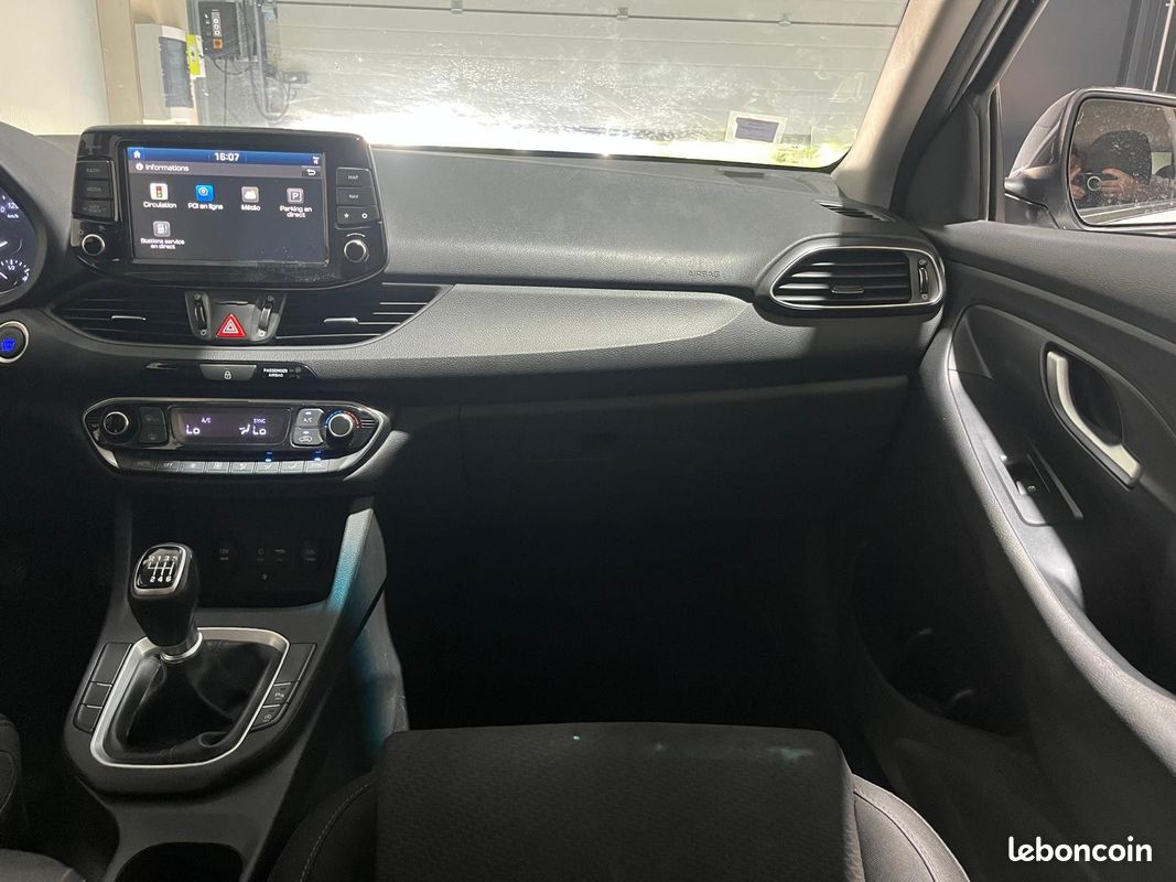 HYUNDAI i30 1.0 T-GDi 120 BVM6 Edition #1 CAMERA DE RECUL - KEYLESS - ENTRETIEN HYUNDAI (image 29)