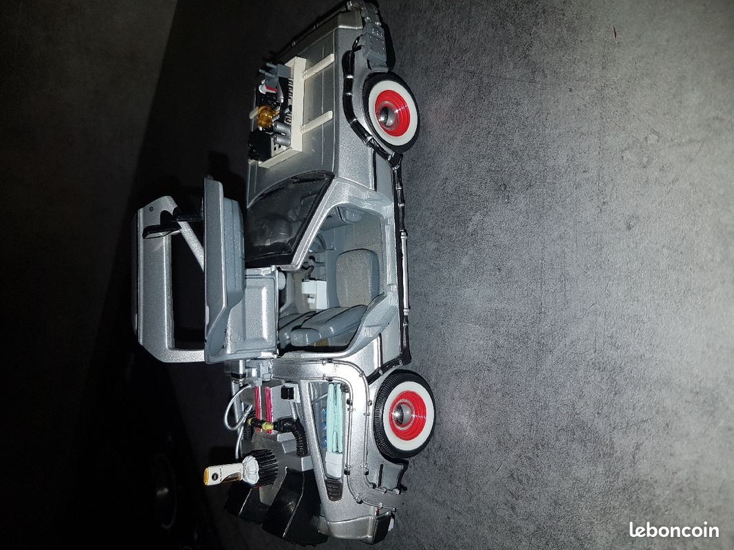 Delorean retour vers le futur 1/24 (image 2)
