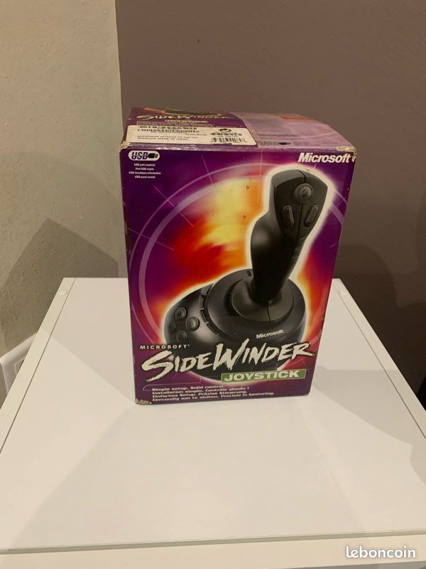 Joystick Microsoft SideWinder pour simulations de vol (image 1)