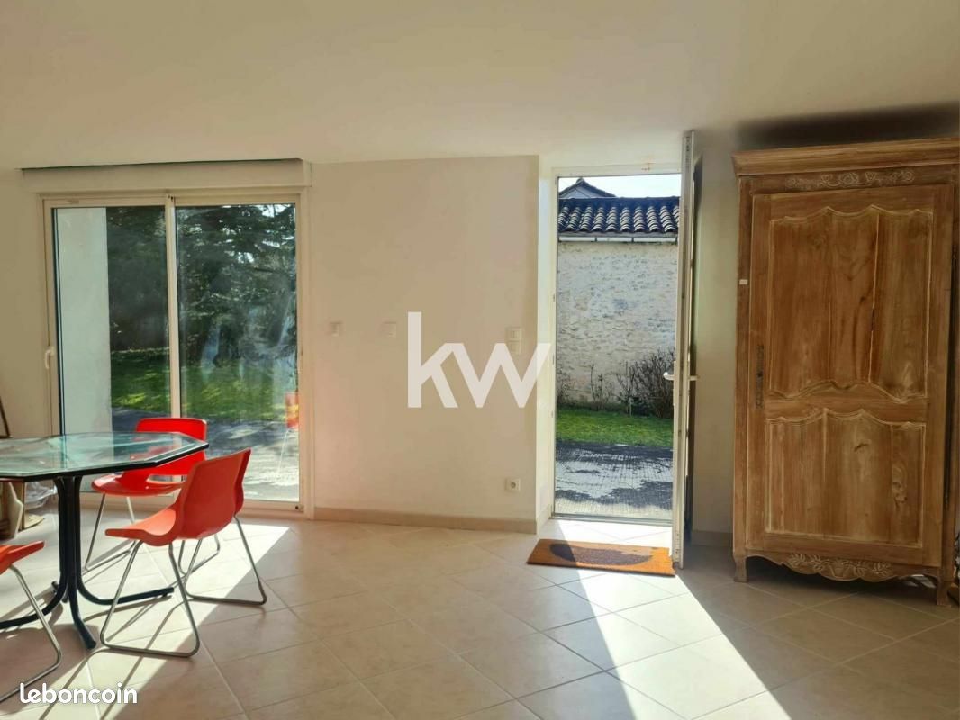 Maison 5 pièces 140 m² - Fouquebrune 16410 (image principale 4)