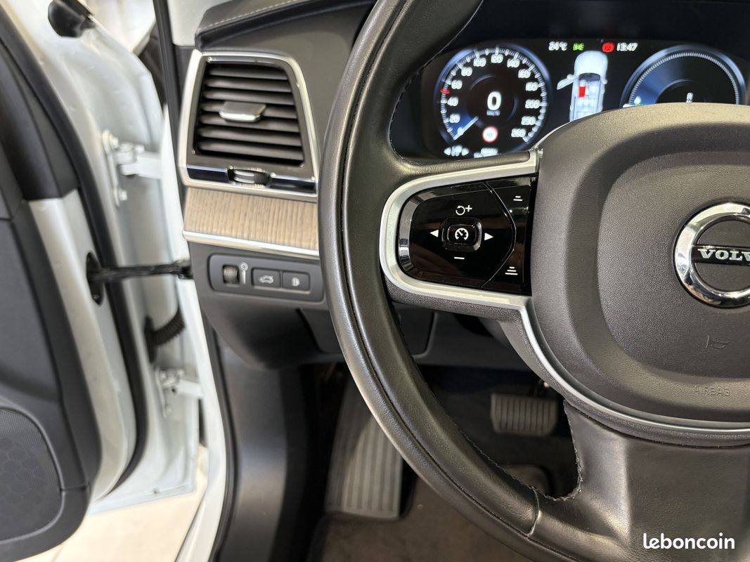 VOLVO XC90 Recharge T8 AWD 303+87 ch Geartronic 8 7pl Inscription Luxe (image 28)
