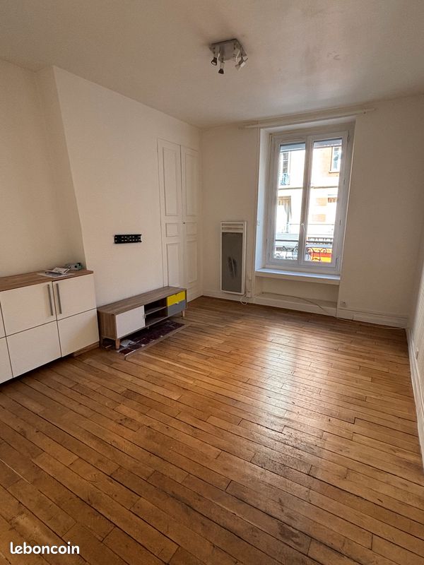 Appartement 2 pièces 39 m² · à Paris · 38,7 m² · 1 274 €