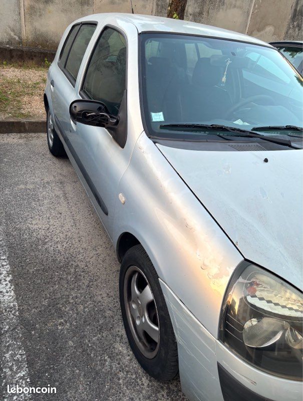 Clio 2 (image 2)