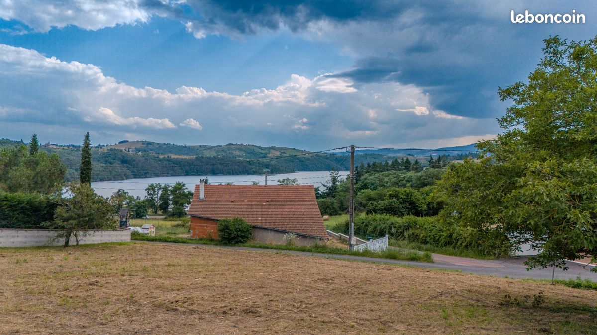 Terrain 1429 m² · à Villerest · 1 429 m² · 115 000 €