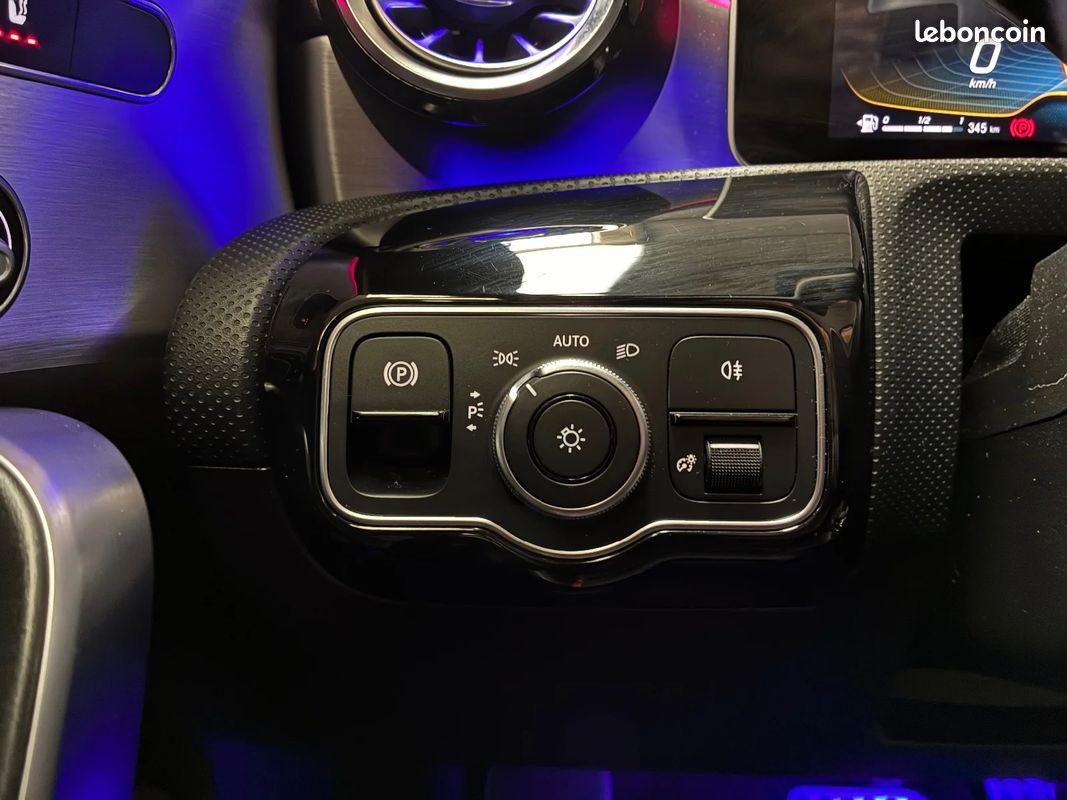 Mercedes classe a 35 amg 7g-dct / pack aéro / baquet / burmester / 2 pneus neufs (image 30)