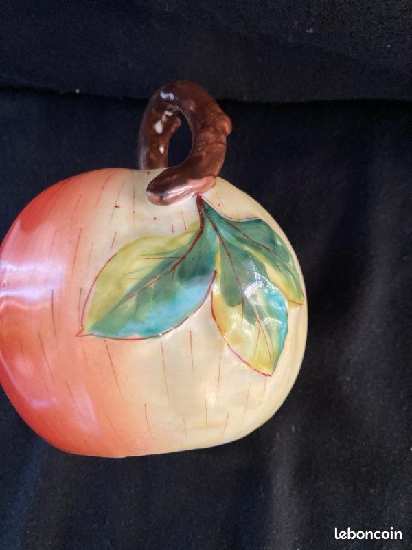 Petit pichet barbotine en forme de pomme (image 5)
