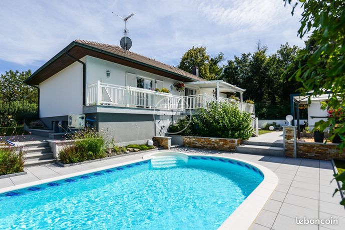 Villa 7 pièces 371 m²