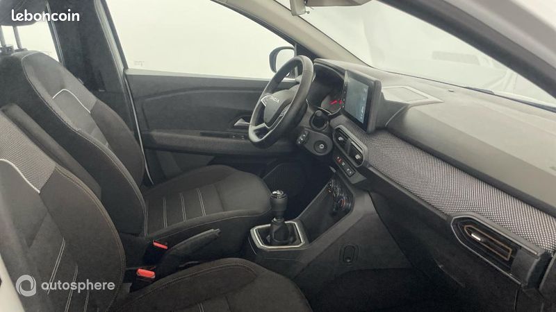 Dacia Sandero 1.0 TCe 90ch Stepway Expression -24 (image 15)