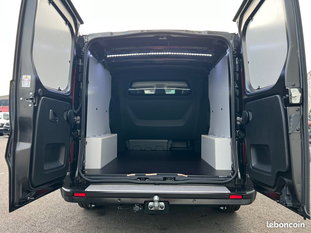 38950 ht Trafic 5 pl CAB APPRO L2H1 170 cv BVA9 Exclusive + Options (image 2)