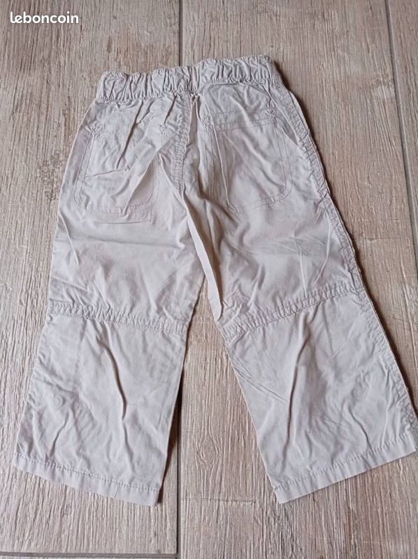 Pantalon/pantacourt. Taille 18 mois. Marque Kimbaloo.
2 (image 2)