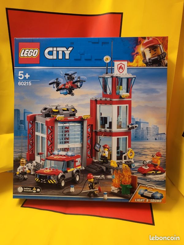 Lego 60215 NEUF : la caserne de pompiers (image 1)