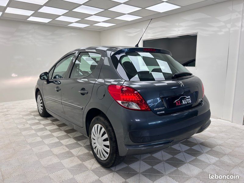 PEUGEOT 207+ 07/2014 1.4HDi 68cv PHASE 2 / PACK Clim / SORT DE RÉVISION COMPLÈTE (image 4)