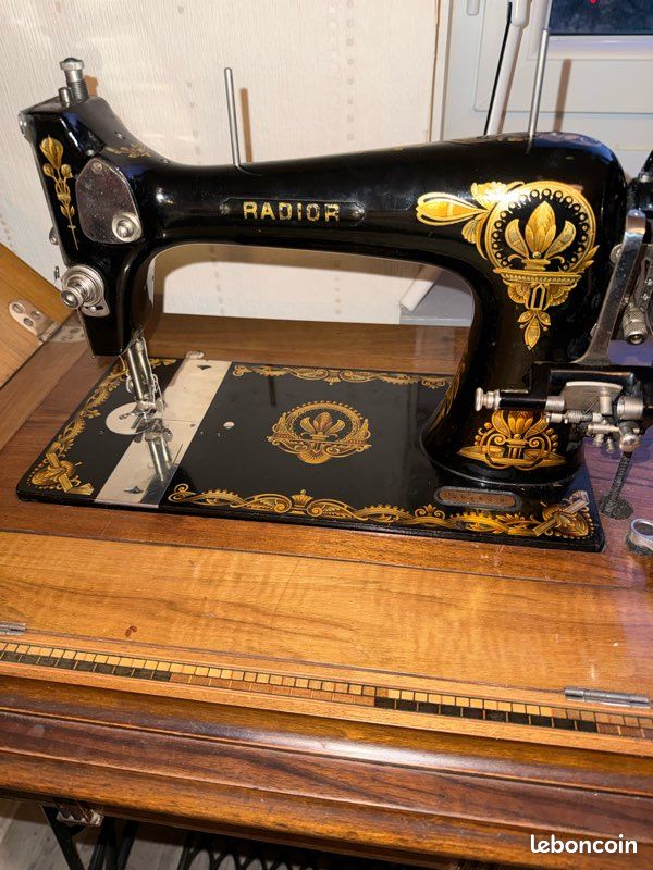 Ancienne Table Console Machine à Coudre Singer En Bois Massif - Style Industriel