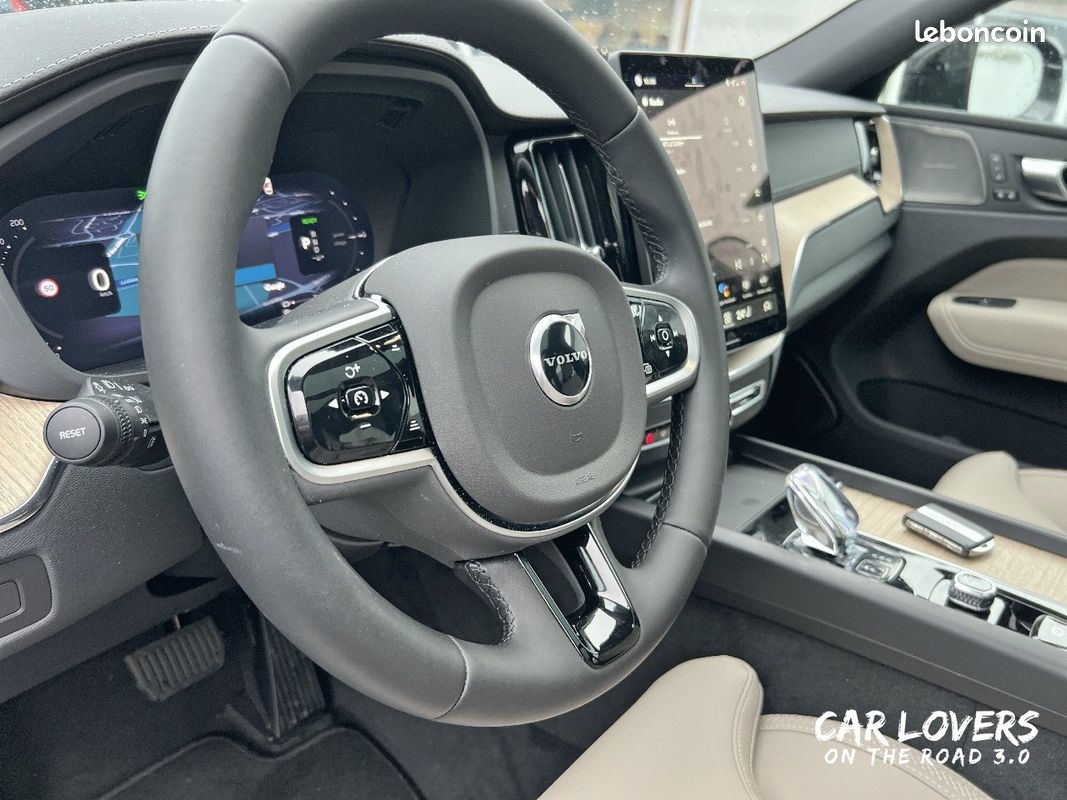 VOLVO XC60 T6 AWD Hybride rechargeable 253 ch+145 ch Geartronic 8 Ultra Style Chrome (image 19)